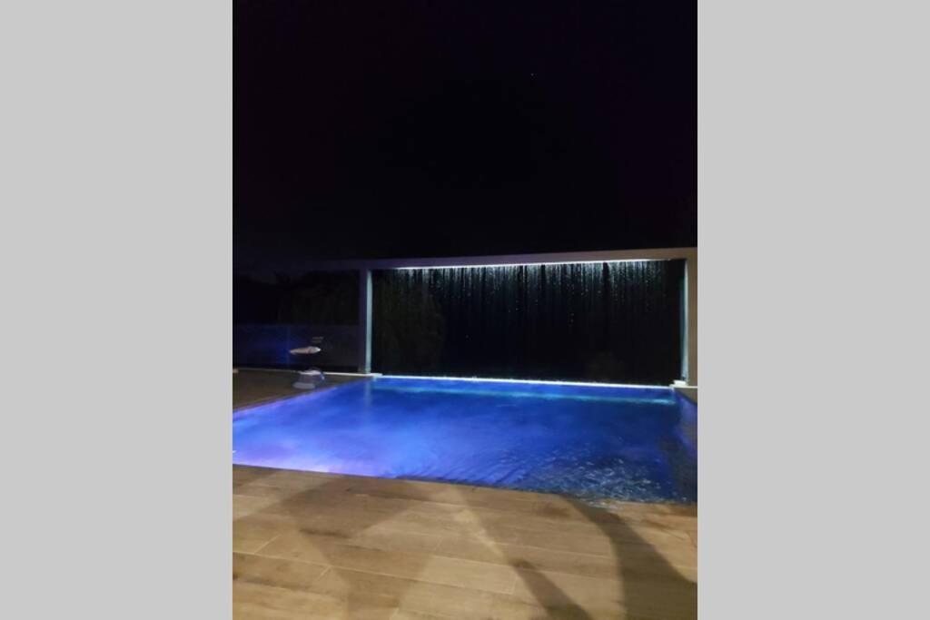 Un Petit Coin De Bali Avec Spa Et Piscine Prives Carpentras Ngoại thất bức ảnh